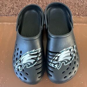 FOCO NFL Philadelphia Eagles Clogs - size M (shoe size 9/10)